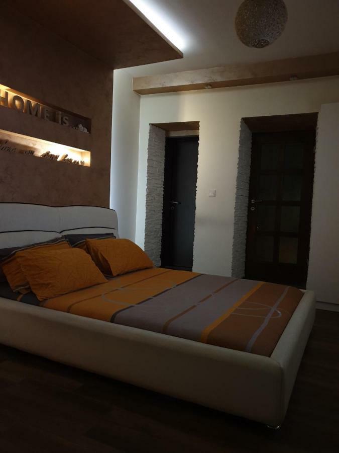Apartmani Vuk Cetinje Exterior photo